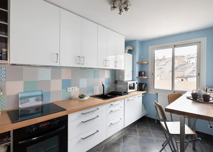 Le Singulier - 2 Et Parking